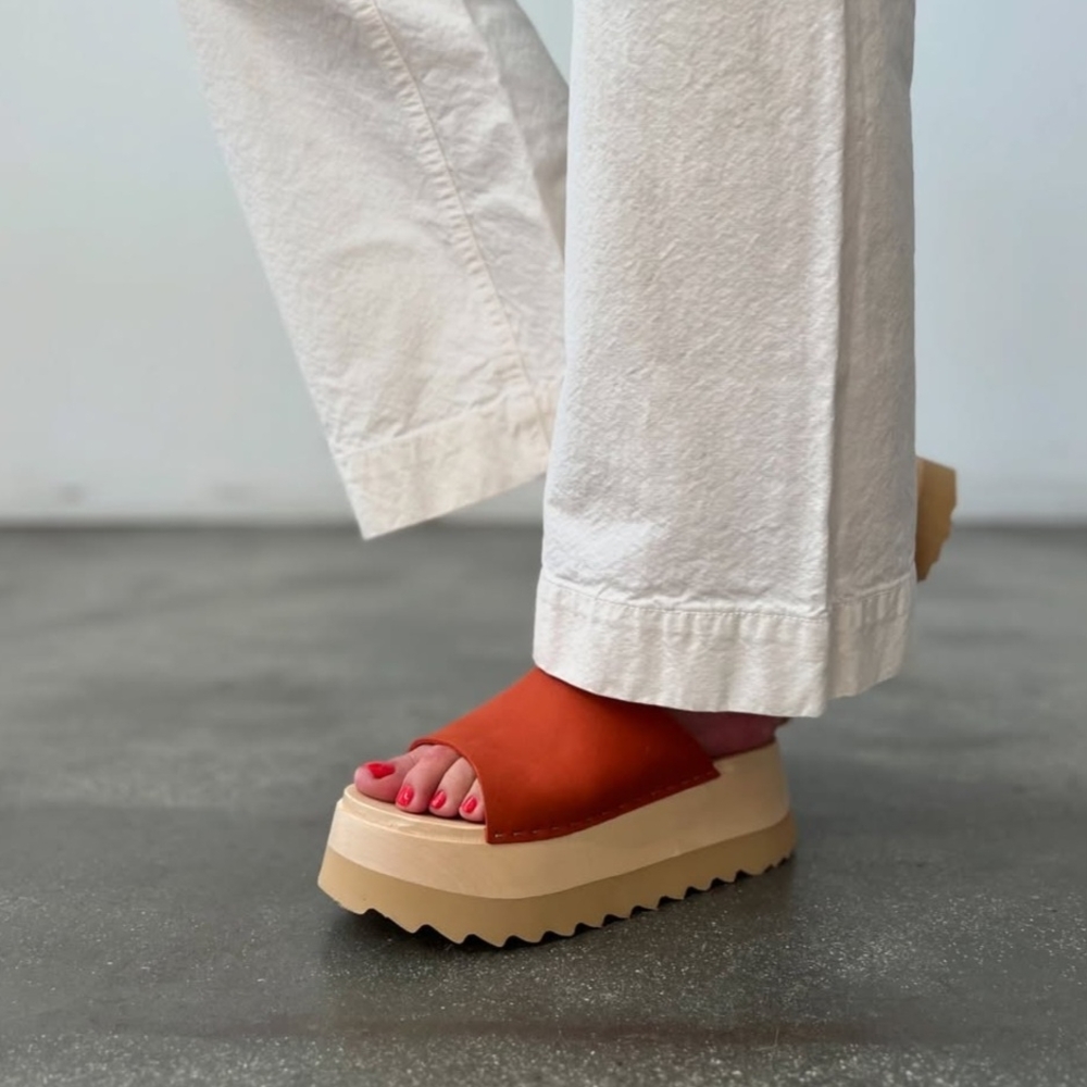 Bryr Paprika Nubuck Chonk Slides